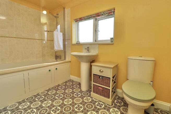 1 bed House for sale Image 8
