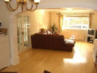 lounge/dining room