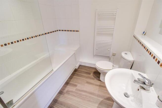 2 bed Apartment for sale Image 8