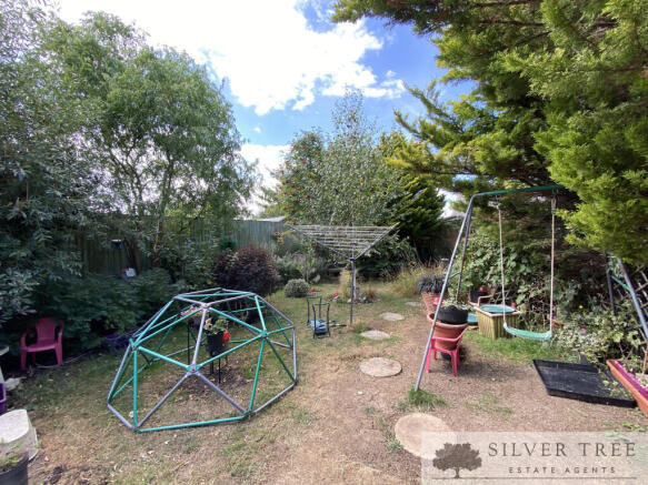 2 bed Semi-Detached Bungalow for sale Image 12