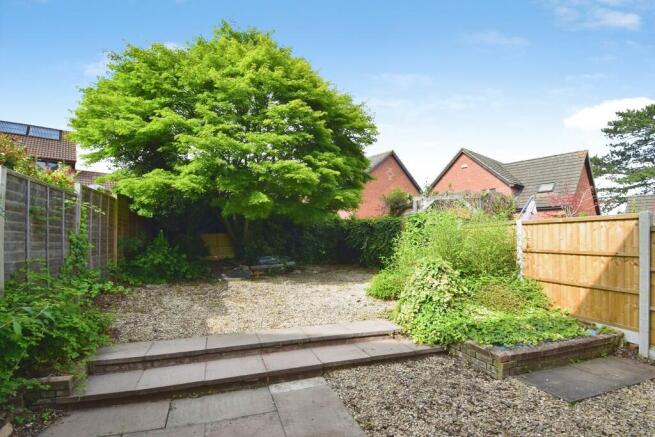 15 Essex Close, g...