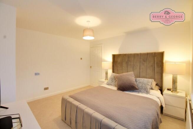 MAIN BEDROOM