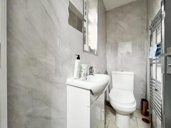 5 bed Apartment for sale Image 8