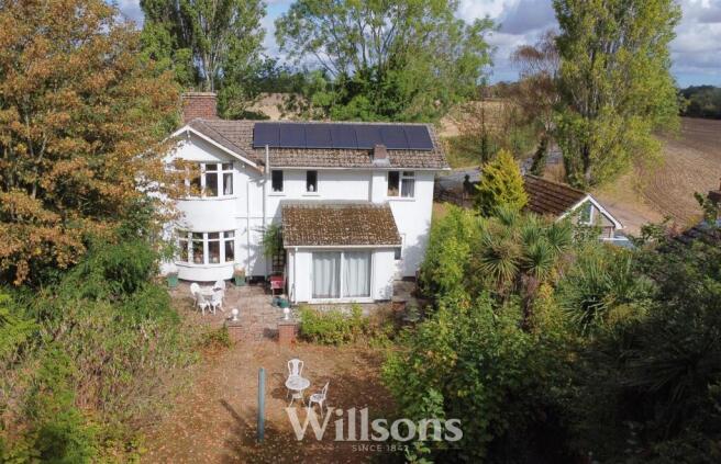 Mature Landscaped Gardens