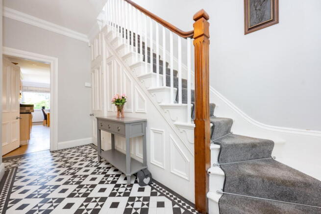 5 bed Detached for sale Image 12