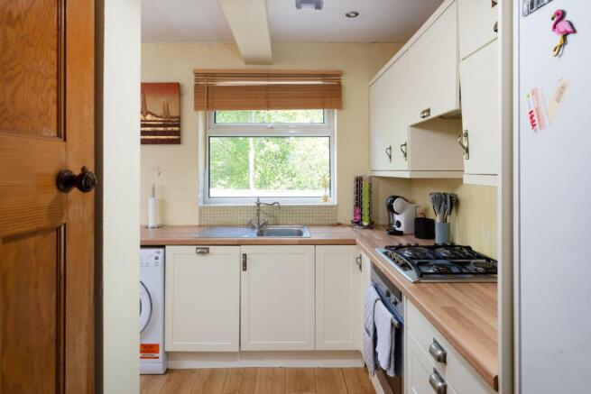 3 bed Semi-Detached for sale Image 6