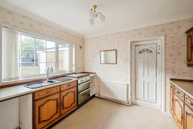 2 bed Detached Bungalow for sale Image 5