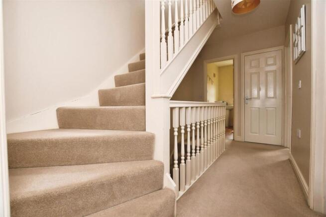 4 bed Detached for sale Image 12