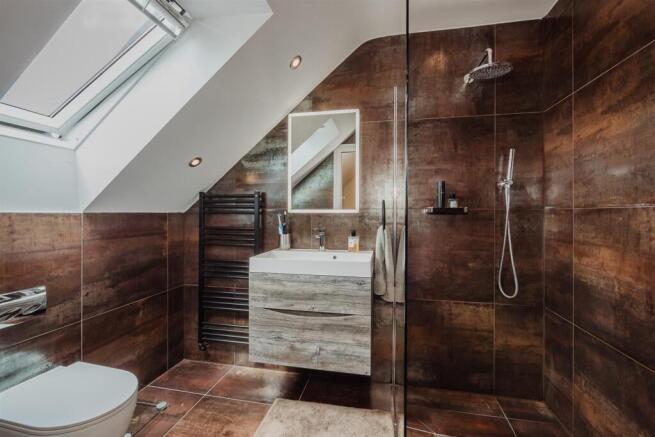 Bed 5 En Suite
