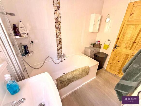 2 bed Semi-Detached for sale Image 11