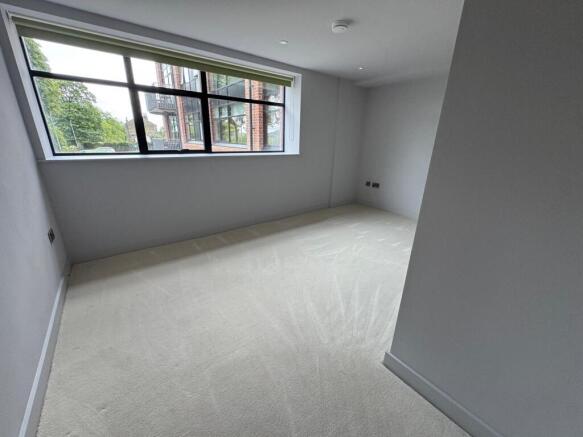 2 bed Flat to rent Image 11