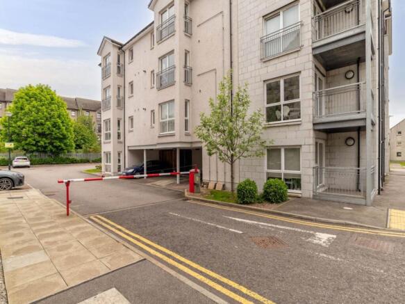 63149_SQFT_5G_Duff_S