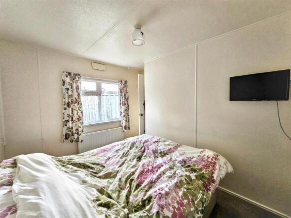 2 bed Park Home for sale Image 10