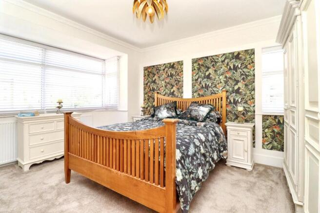 4 bed Detached for sale Image 5