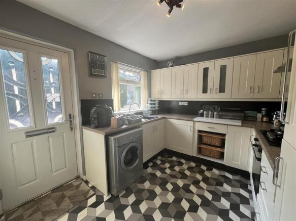 2 bed Detached Bungalow for sale Image 9