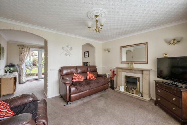 3 bed Semi-Detached for sale Image 7