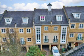 7, Kingfisher Drive, Greenhithe DA9 9RS