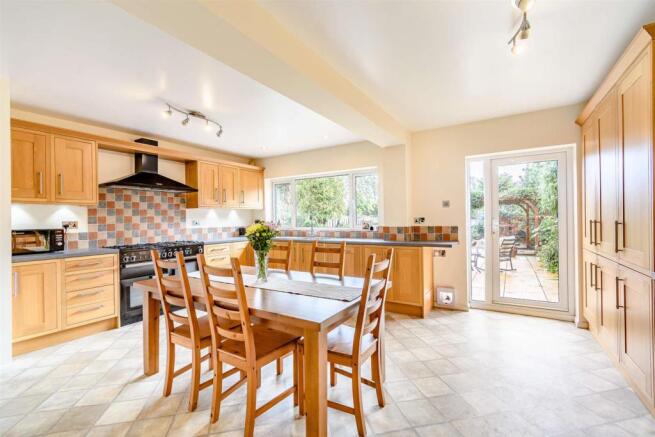 Kitchen/Breakfast Room