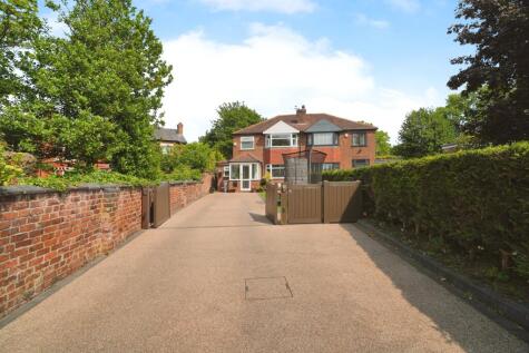 Carlton Road, Sale, M33