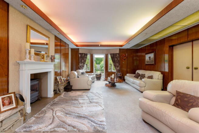 4 bed Detached for sale Image 7