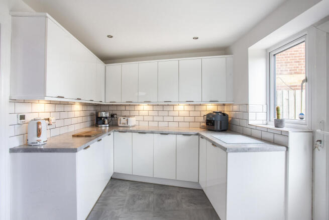 3 bed Semi-Detached for sale Image 7