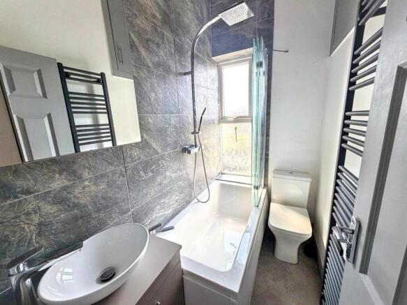 2 bed Terraced for sale Image 11