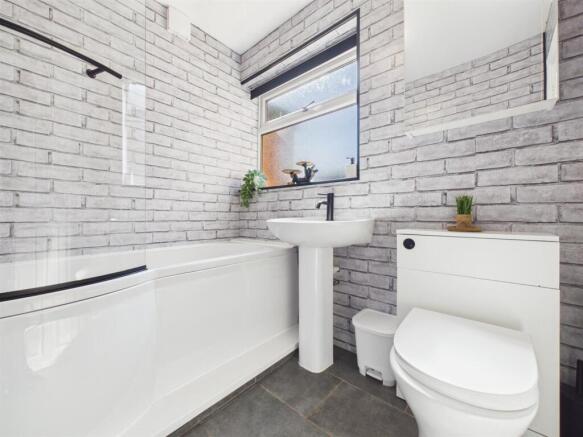 3 bed Terraced for sale Image 5