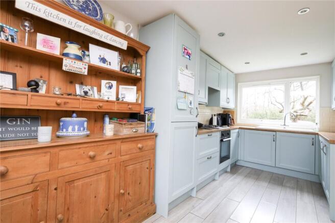 Redwing Avenue, Godalming, Surrey, GU7 photo 4