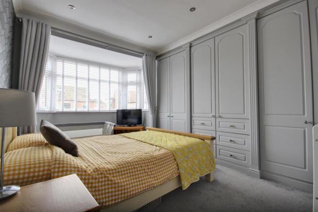 3 bed Semi-Detached for sale Image 6