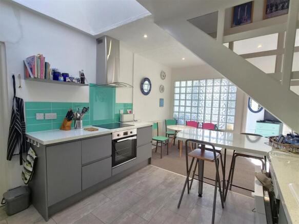 Kitchen dining room