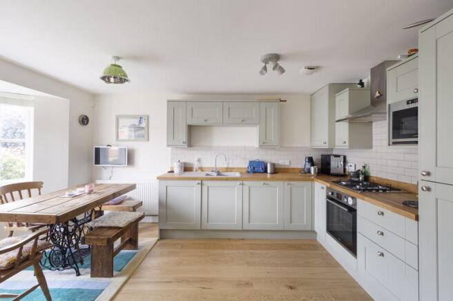 Kitchen / Dini...