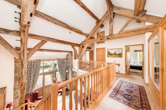 FIRST FLOOR LANDING