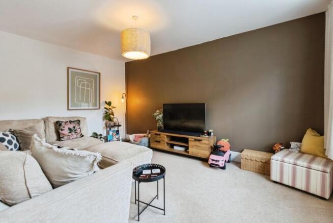 4 bed Semi-Detached for sale Image 7