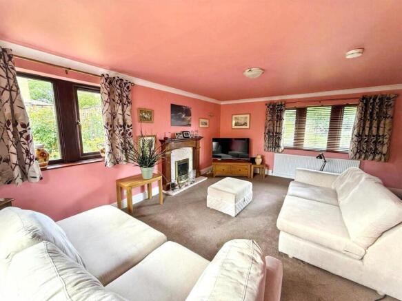 2 bed Detached Bungalow for sale Image 4