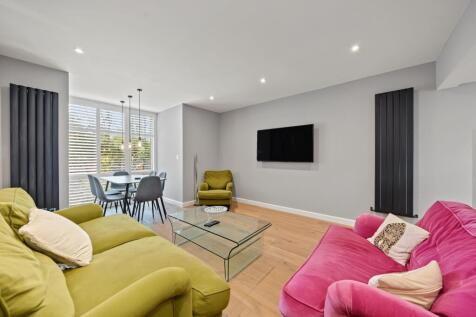 Pavillion Mews, London, N4