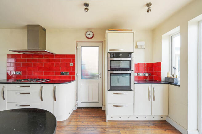 3 bed Detached for sale Image 10
