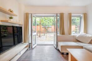 Flat 9, 3 Express Wharf, Hutchings Street, London E14 8JP