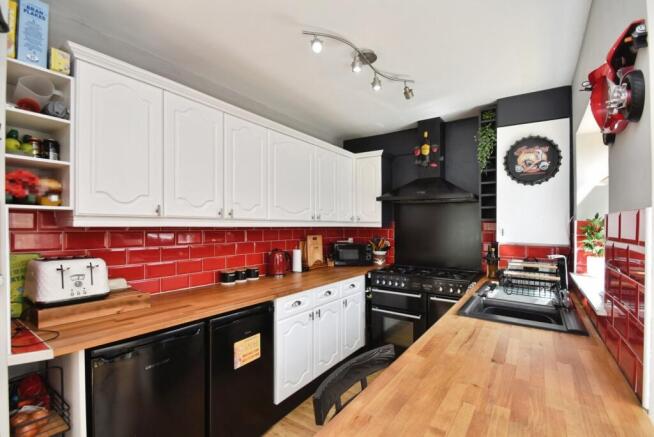 3 bed Bungalow for sale Image 12