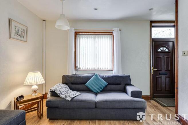 Leeds Road, Birstall, WF17 photo 4