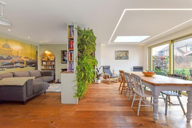 Sitting/Dining Room