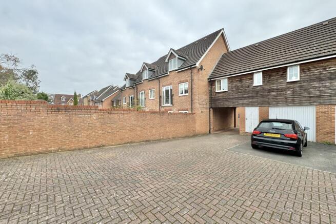 Garage & Parking