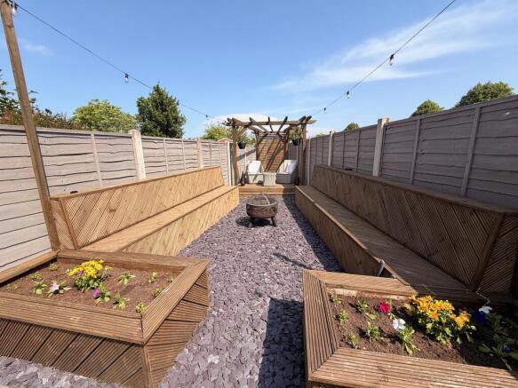 2 bed Semi-Detached for sale Image 10