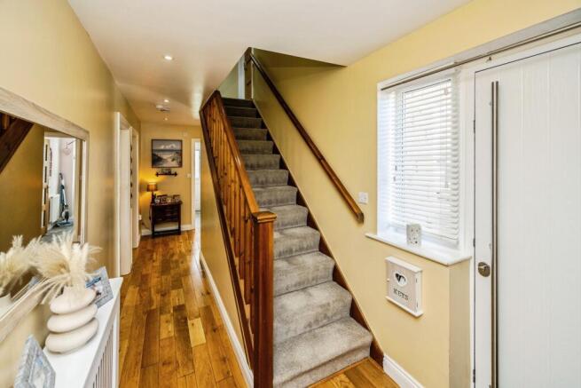 4 bed Detached for sale Image 8