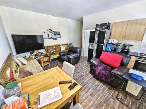 36 bed Block of Apartments for sale Image 8