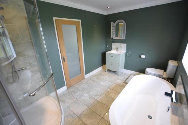 Master En-Suite
