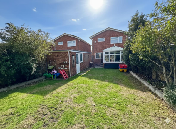Arcadia Road, Burnham-On-Crouch photo 2