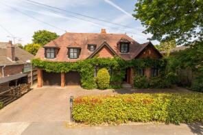 Idlehour, Avenue Gardens, Horley RH6 9BS