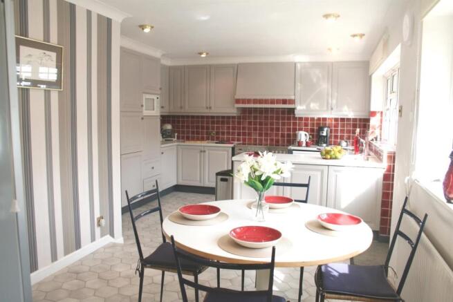 Kitchen1.JPG