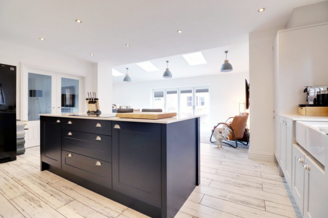 Impressive Central Kitchen