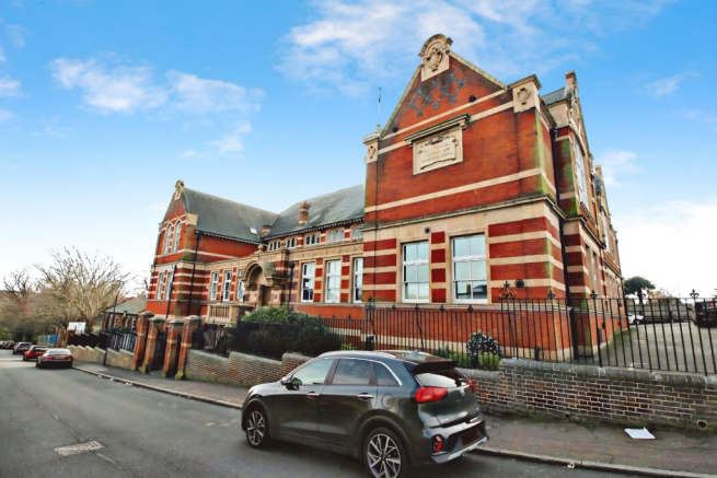 Old College Court, Upper Holly Hill Road, Upper Belvedere photo 4